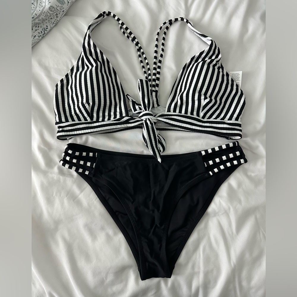 Cupshe Monochrome Striped Bikini